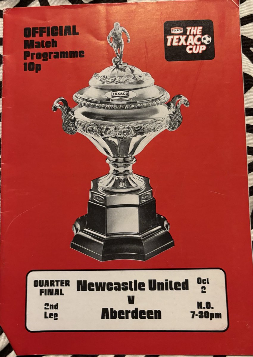 NUFCProgrammes's tweet image. Programme of the Day Number 810
Newcastle United v Aberdeen
1974/5 Texaco Cup Q/F 2nd Leg
United won 3-2 with goals from Terry Hibbitt and 2 from Malcolm Macdonald to win 4-3 on aggregate
Att 18838