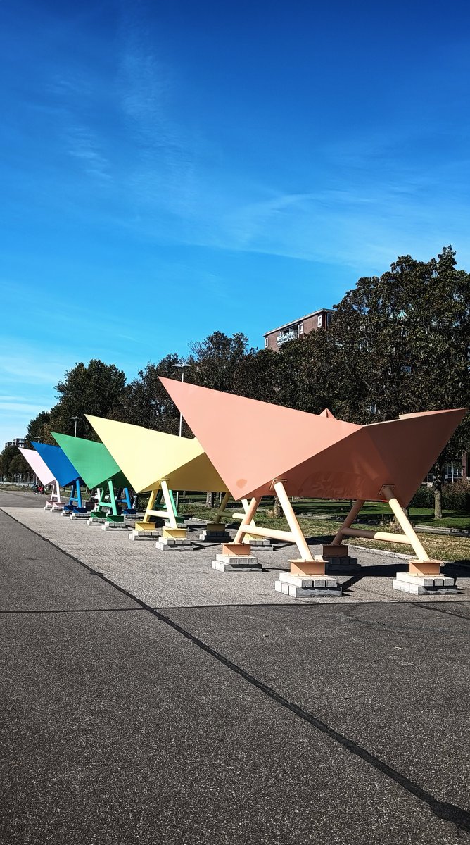 PeterMotta4's tweet photo. Bartel Wiltonkade Schiemond Rotterdam
Florentijn Hofman - Vijf Papieren Boten (2010) https://t.co/vgzjiZ1rho