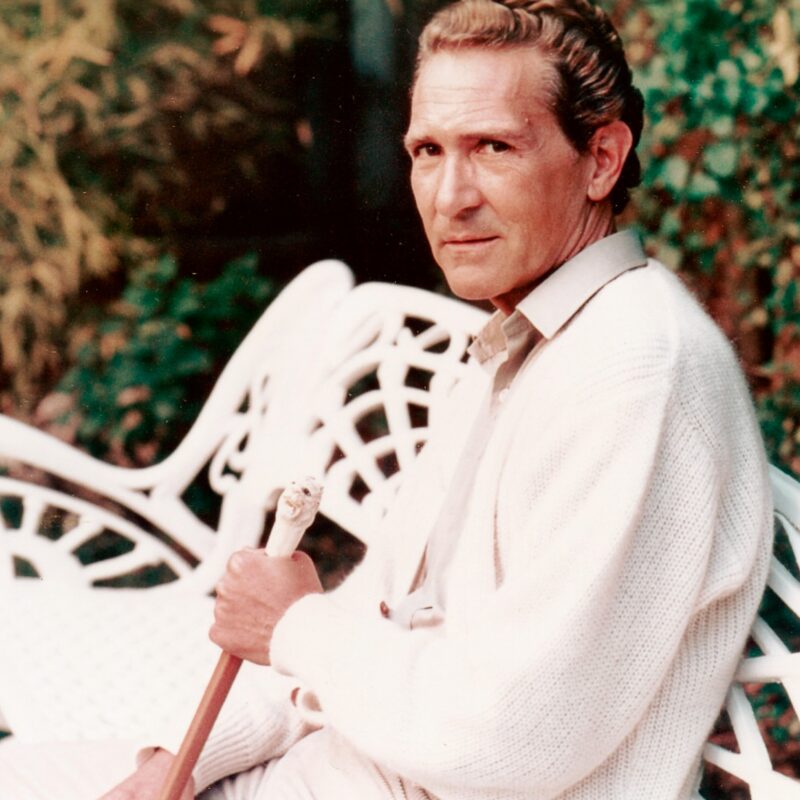 ✨📚 Tal día como hoy, 2 de octubre de 1930, nacía Antonio Gala, una de las voces más queridas de la literatura española. Novelista, dramaturgo, poeta y articulista, nos dejó obras inolvidables. En BiMA te animamos a descubrirlo en nuestras bibliotecas.
#BibliotecasBima