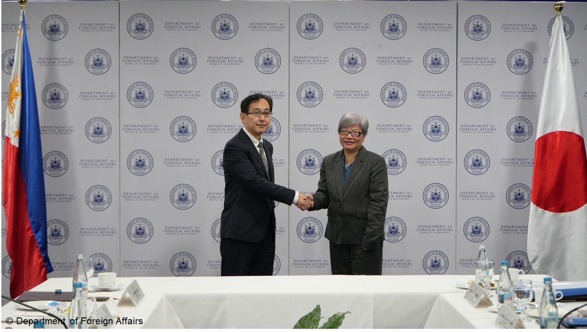 AmbJPNinPH's tweet photo. Senior Deputy Minister NAMAZU & Usec. De La Vega met in Manila for the #VMSD. Had productive discussions on regional stability, multilateral cooperation, & further deepening 🇯🇵🇵🇭 #StrategicPartnership ahead of 70th Anniv. of our friendship and 🇵🇭’s chairmanship of ASEAN in 2026. https://t.co/P4yKU38DyZ