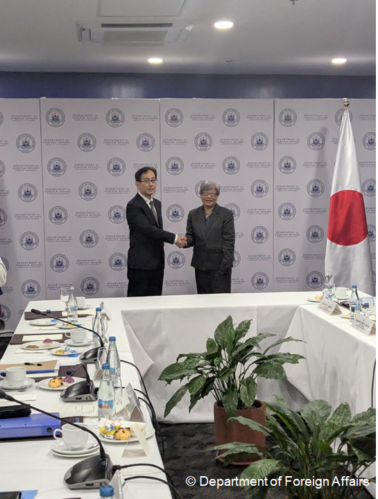 AmbJPNinPH's tweet photo. Senior Deputy Minister NAMAZU & Usec. De La Vega met in Manila for the #VMSD. Had productive discussions on regional stability, multilateral cooperation, & further deepening 🇯🇵🇵🇭 #StrategicPartnership ahead of 70th Anniv. of our friendship and 🇵🇭’s chairmanship of ASEAN in 2026. https://t.co/P4yKU38DyZ