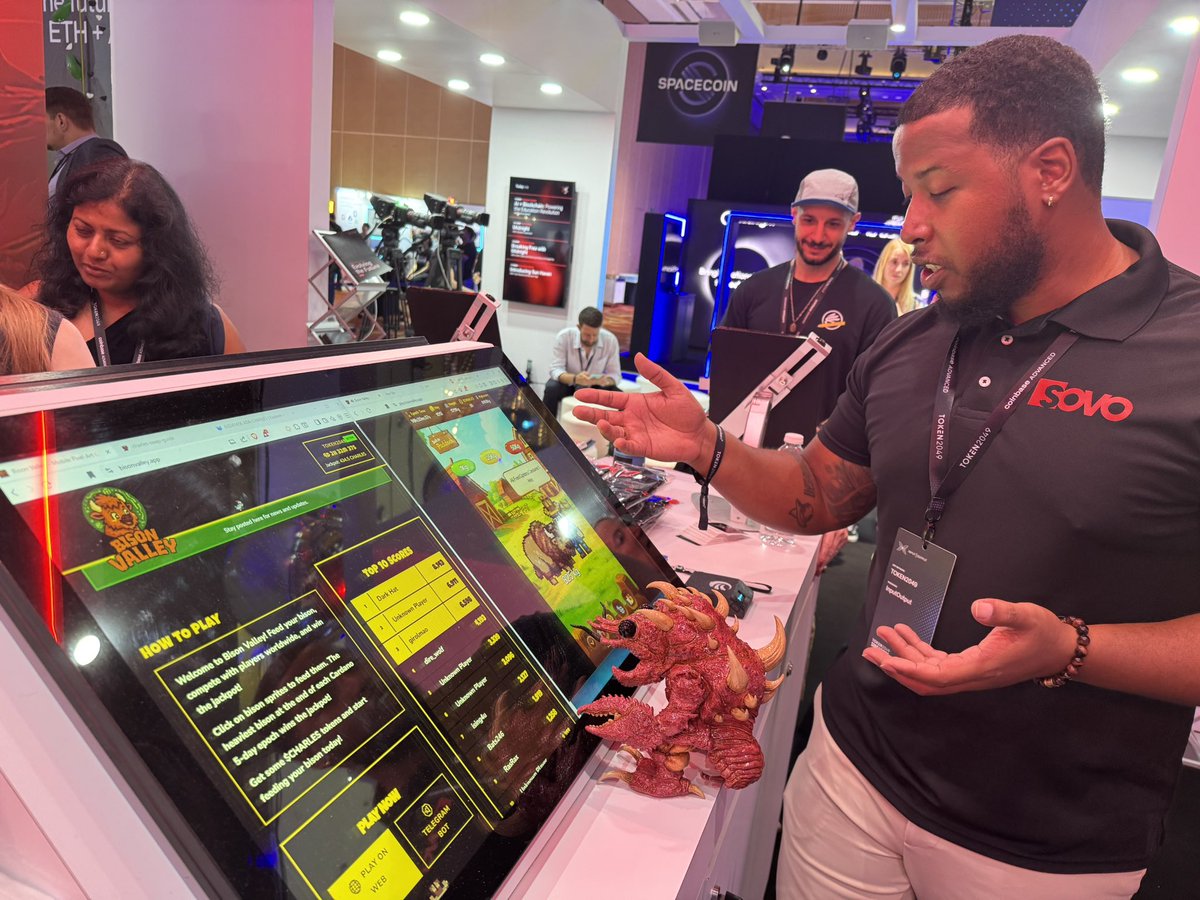 Ran into <a href="/crawju/">CRAWJU 🦞</a> at the IO booth today and introduced him to Bison Valley 🤠

He was fascinated by the bison and had a blast exploring the valley

🦞 x 🦬 

#token2049week