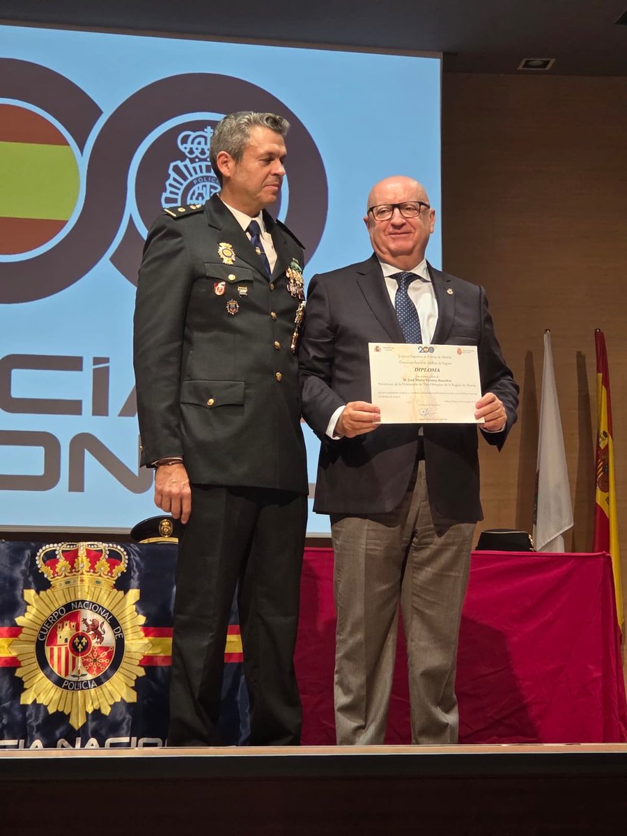 👮🏽‍♂️ Orgullosos de recibir el reconocimiento en el acto de los Santos Ángeles Custodios 2025, Patronos de la <a href="/policia/">Policía Nacional</a> , celebrado en Molina de Segura.

Un agradecimiento que pertenece a toda la familia del Tiro Olímpico. 🙏