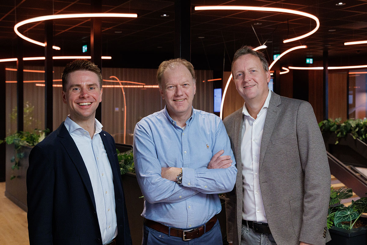 PHIX_Photonics's tweet image. 𝐑𝐚𝐛𝐨𝐛𝐚𝐧𝐤 &amp;amp; 𝐏𝐇𝐈𝐗 𝐩𝐚𝐫𝐭𝐧𝐞𝐫 𝐟𝐨𝐫 𝐬𝐮𝐬𝐭𝐚𝐢𝐧𝐚𝐛𝐥𝐞 𝐠𝐫𝐨𝐰𝐭𝐡 𝐢𝐧 𝐃𝐮𝐭𝐜𝐡 #𝐩𝐡𝐨𝐭𝐨𝐧𝐢𝐜𝐬!
PHIX receives financing from @Rabobank to further industrialize photonic chip packaging.

➤ Read more: phix.com/rabobank-and-p…

#rabostartupscaleupteam