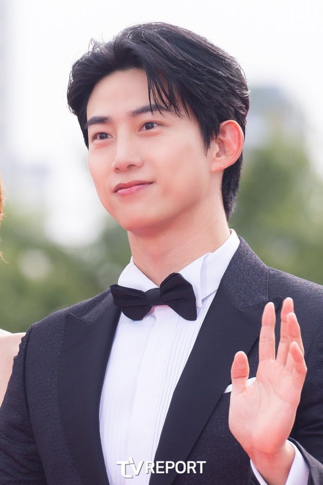 [T포토] 옥택연 '꽉 찬 잘생김' (출처 : 네이버 연예) naver.me/IGZzFR93