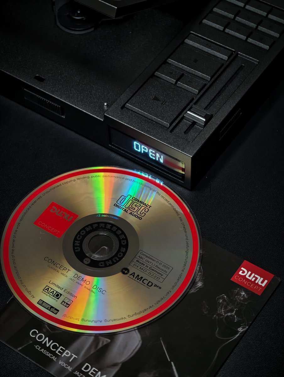 DUNU_Japan's tweet image. CDは音楽を運び、CDプレーヤーは思い出を再生する。🎶💿✨

#CDPlayer #HiFi #DUNU #ConceptR