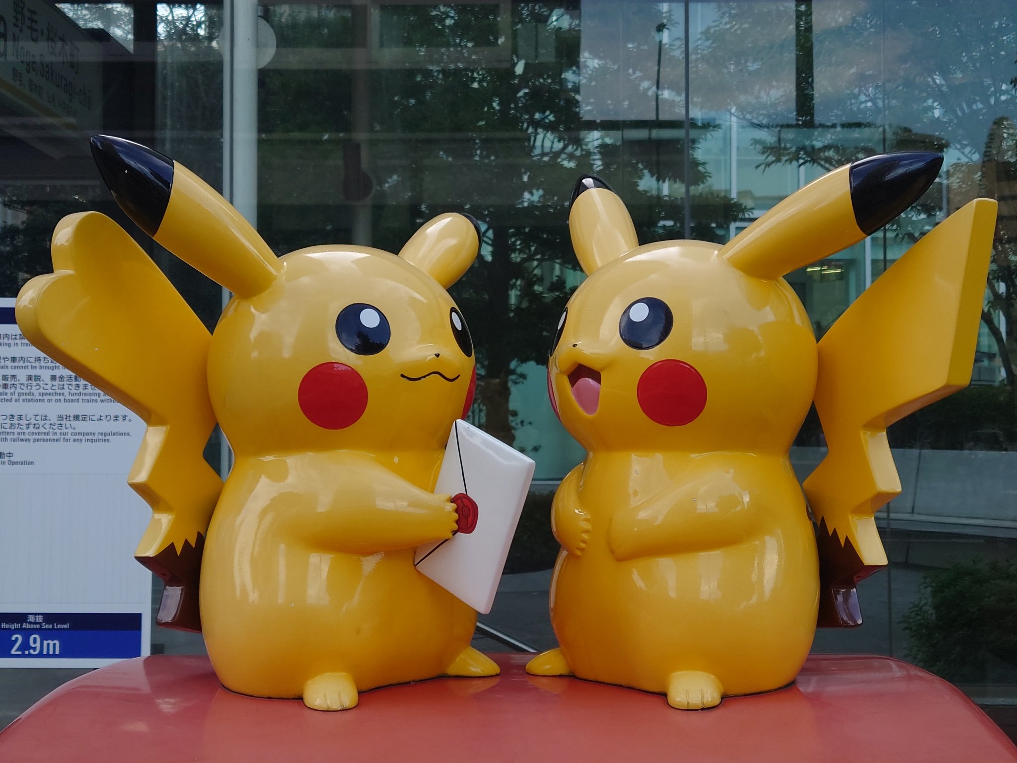 ポケットモンスター　ポケモン　シール列伝　ピカチュウ　イーブイ　ポッチャマ ポケモン公式】勝つのはだあれ！？ポッチャマ vs ピカチュウ vs