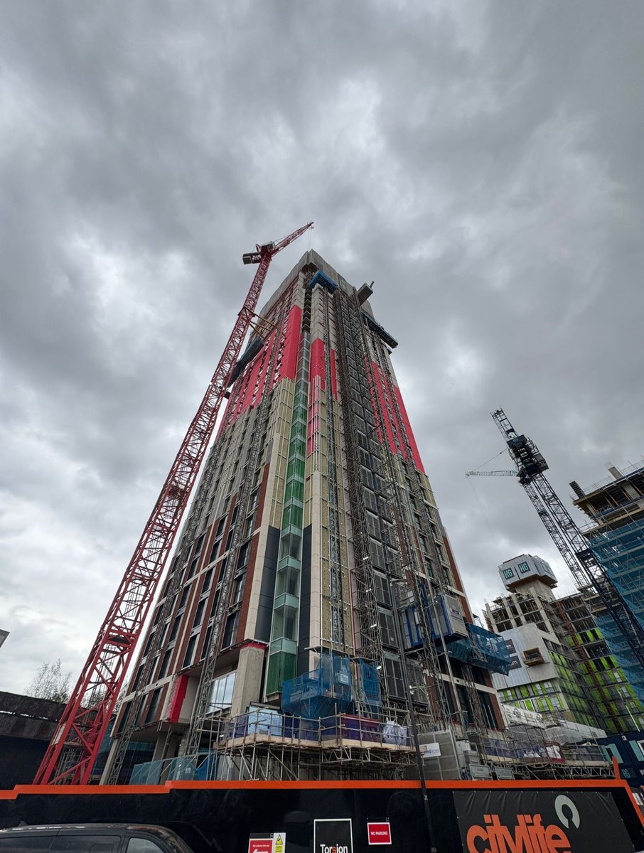 October 25' view of Sky Gardens, #Leeds

#construction #constructionlife #constructionindustry