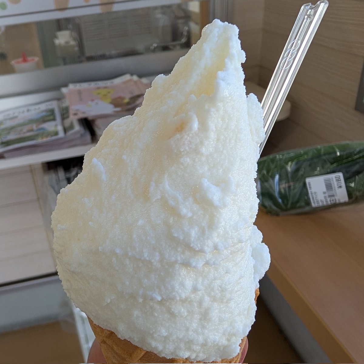 marukomemasu's tweet photo. シャインマスカット 550円✨
お米のジェラート🍦もめちゃめちゃ美味しい
シングルじゃ足りなかったな〜😋
#郡山 #愛情館 #ジェラート #シャインマスカット #福島グルメ #JA直売所 https://t.co/ckNzsnmzDs