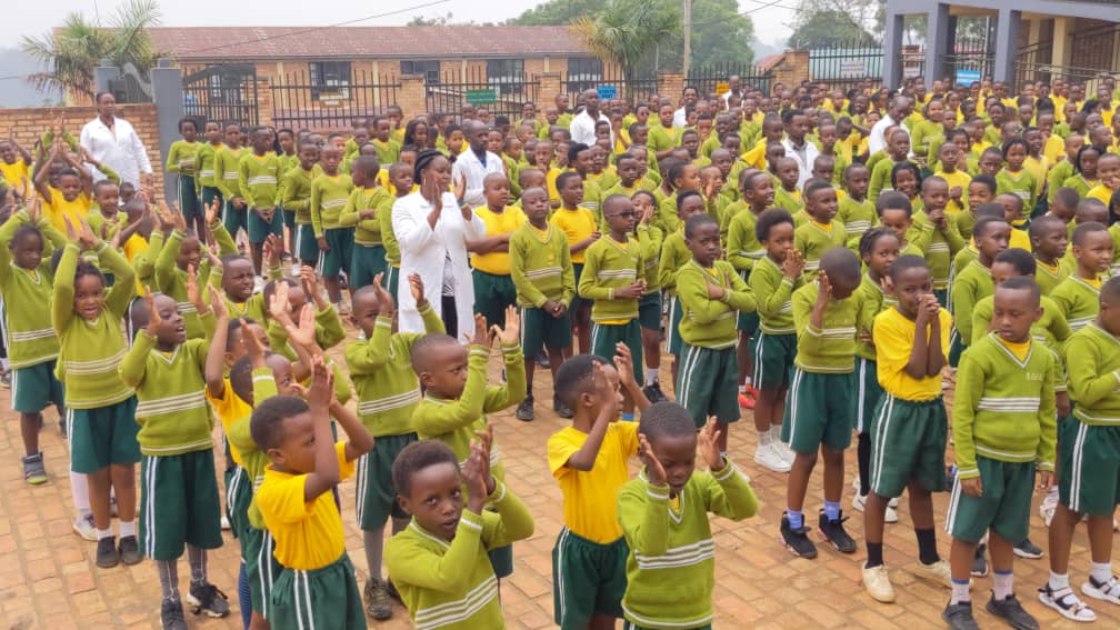 AIkibondo's tweet image. Turi #Intore za @AIkibondo tukaba @Indatirwabahizi za @HuyeDistrict.
Buri wa 3,Abanyeshuri bashyirwa mu Itorero bakigishwa byinshi birimo Indangagaciro na Kirazira by'umuco Nyarwanda.Byose intego ni #Ireme ry'uburezi @RwandaSouth
@A_sebutege @NESA_Rwanda @REBRwanda @Rwanda_Edu