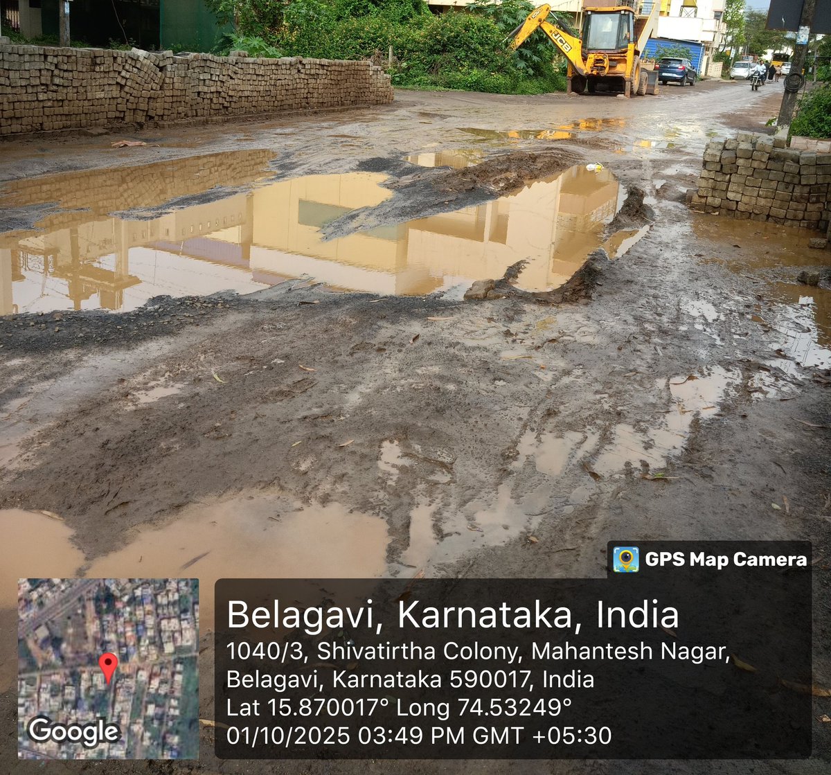 BagawanMuzaffar's tweet photo. ಸರ್ಕಾರದ ಬೇಜವಾಬ್ದಾರಿತನ ಕ್ಕೆ ಒಂದು ಜೀವಂತ ನಿದರ್ಶನ ಸರ್ಕಾರದ ಗಮನಕ್ಕೆ ತಂದು ಸುಮಾರು ಒಂದು ತಿಂಗಳಾದರೂ ಕೂಡ ಕಾಮಗಾರಿಯಲ್ಲಿ ಯಾವುದ��� ಪ್ರಗತಿಯಾಗಿಲ್ಲಾ.@BelagaviCity @Smart_Belagavi @allaboutbelgaum @osd_cmkarnataka @DrVaishnavi14 @rajusait @siddaramaiah @COPBELAGAVI @ACPTrafficBGC @satishjarkiholi https://t.co/Bqe3J9mSYi