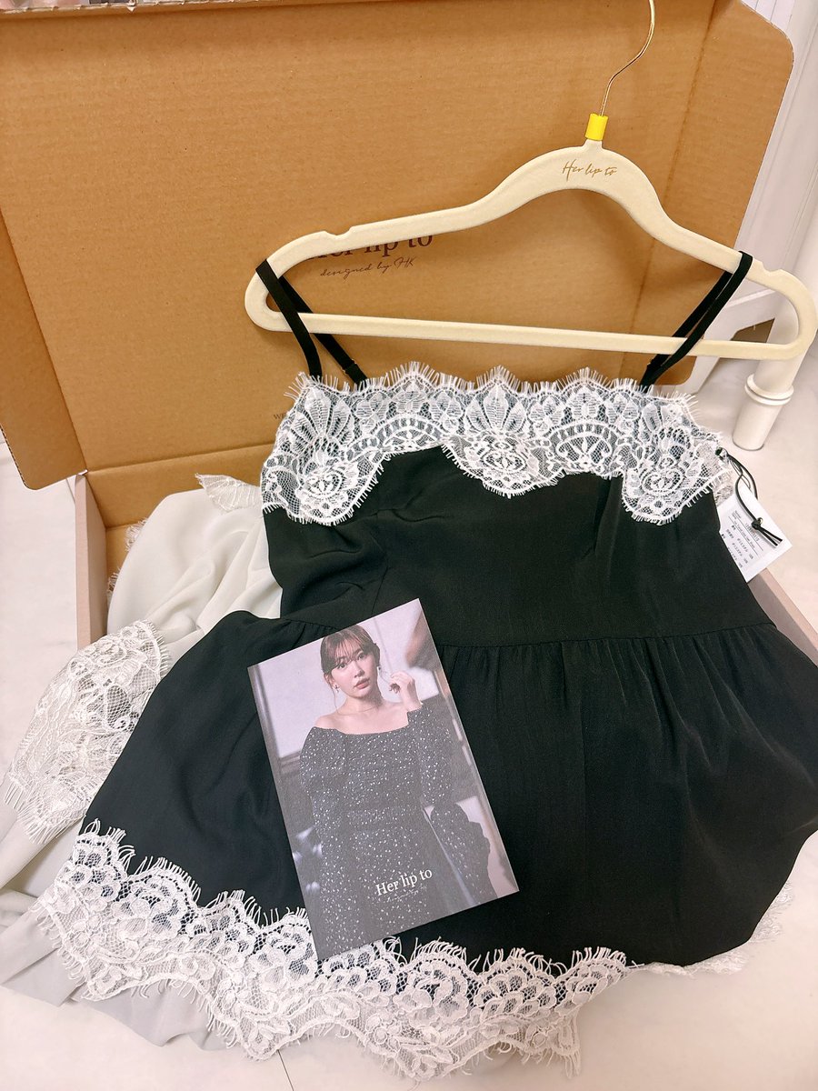 chiyocolate_22's tweet photo. 届いたー!
やっぱり可愛いー🥹🤍
丈はSサイズでも大丈夫そうだけど、ヒールで合わせた方がレース痛めずに安心かな🥺
早く着れるようになりたい😭
#herlip https://t.co/EsrE2xAehL