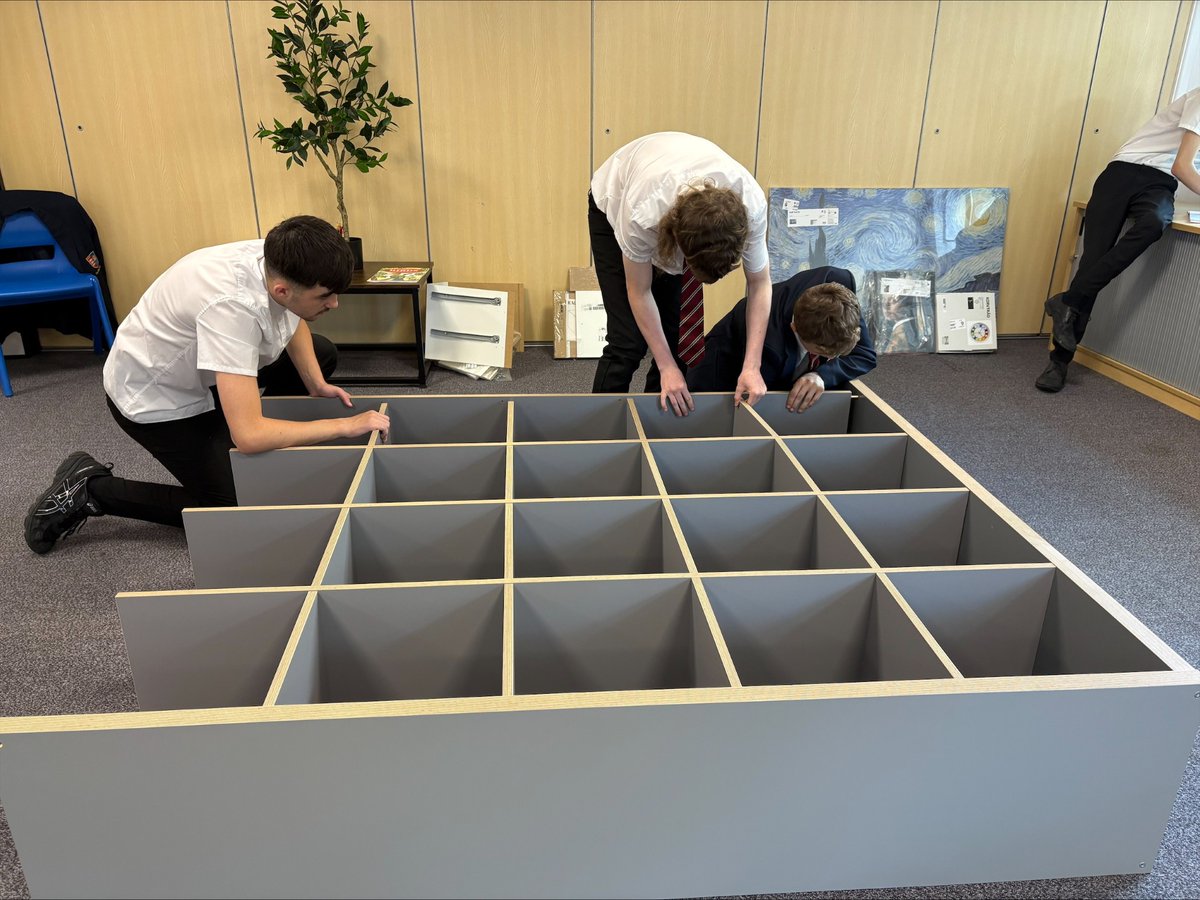 PATKingsSchool's tweet image. The KS4 Hive students have been hard at work, putting their construction skills to good use! 🛠️
#ProblemSolving #WorkingTogether #BeKings