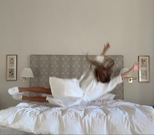 ceelune_'s tweet photo. thursday morning https://t.co/umNu6eGn5f