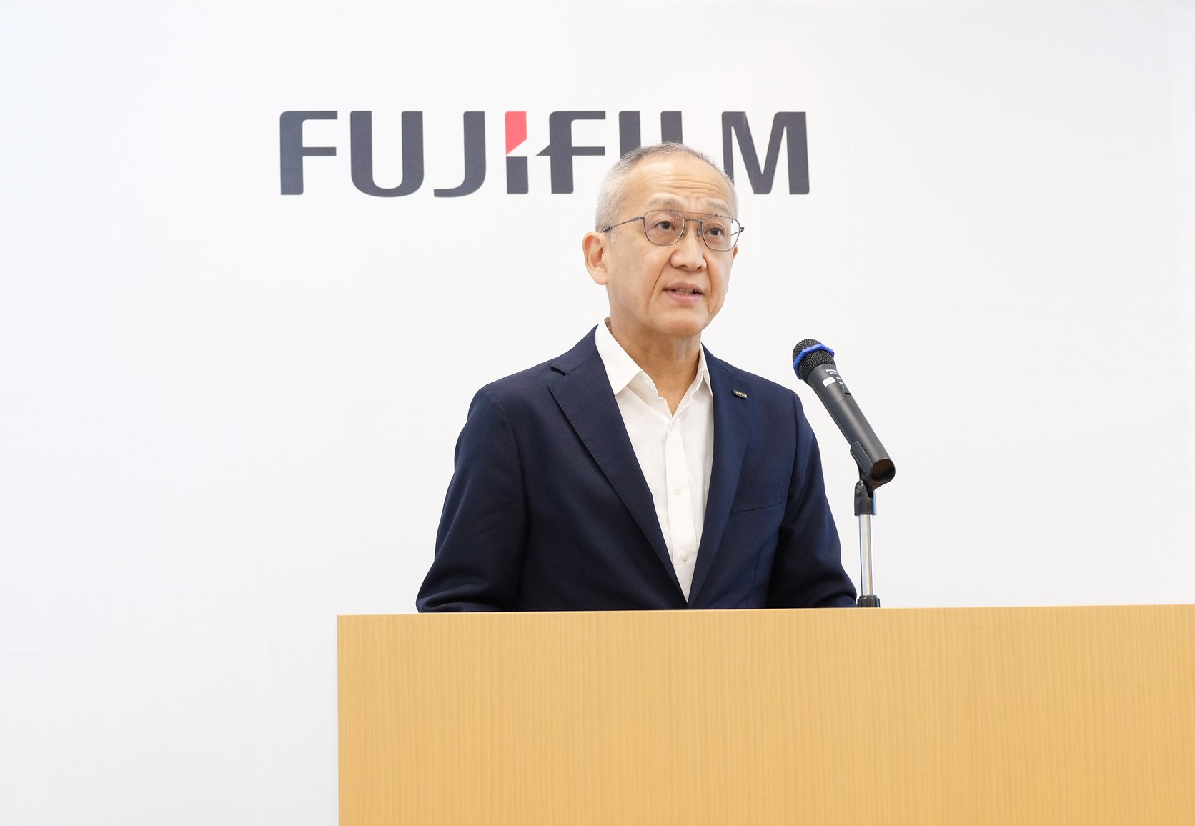 ⭐️期間限定お値下げ⭐️Fujifilm X-A7 ⭐️保護フィルム貼り