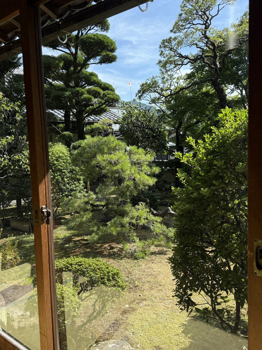 Etadch's tweet photo. 備忘
2025.10.02.10:00
御鎮座400年式年大祭
氏子清祓

全氏子の代表が参列して清祓を行う、斎戒の神事です。
・拝殿
・役員・総代
・案内状　あり（要返信）
・服装　責任役員・顧問・年当番幹事町及び年番町は紋付、他は平服
・祭典後、貴賓館にて直会（年番町主催） https://t.co/9fIDzqWQkQ