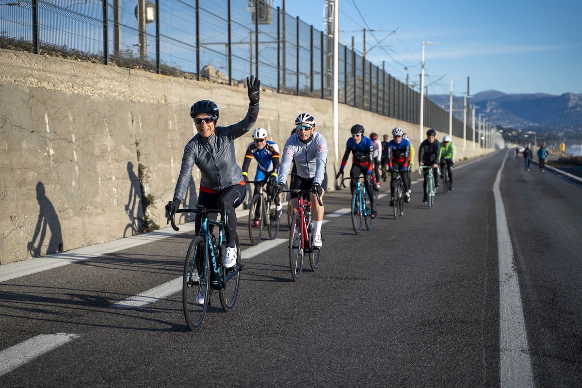 🚴‍♀️ Ce dimanche de 8h à 18h, venez profiter des bords de piéton à #antibes, entre le Fort Carré et la Siesta, et à #juanlespins, bld du Littoral.
🛴 A pied, en vélo, en trottinette ou en rollers, la routes sont à vous en famille ou entre amis.