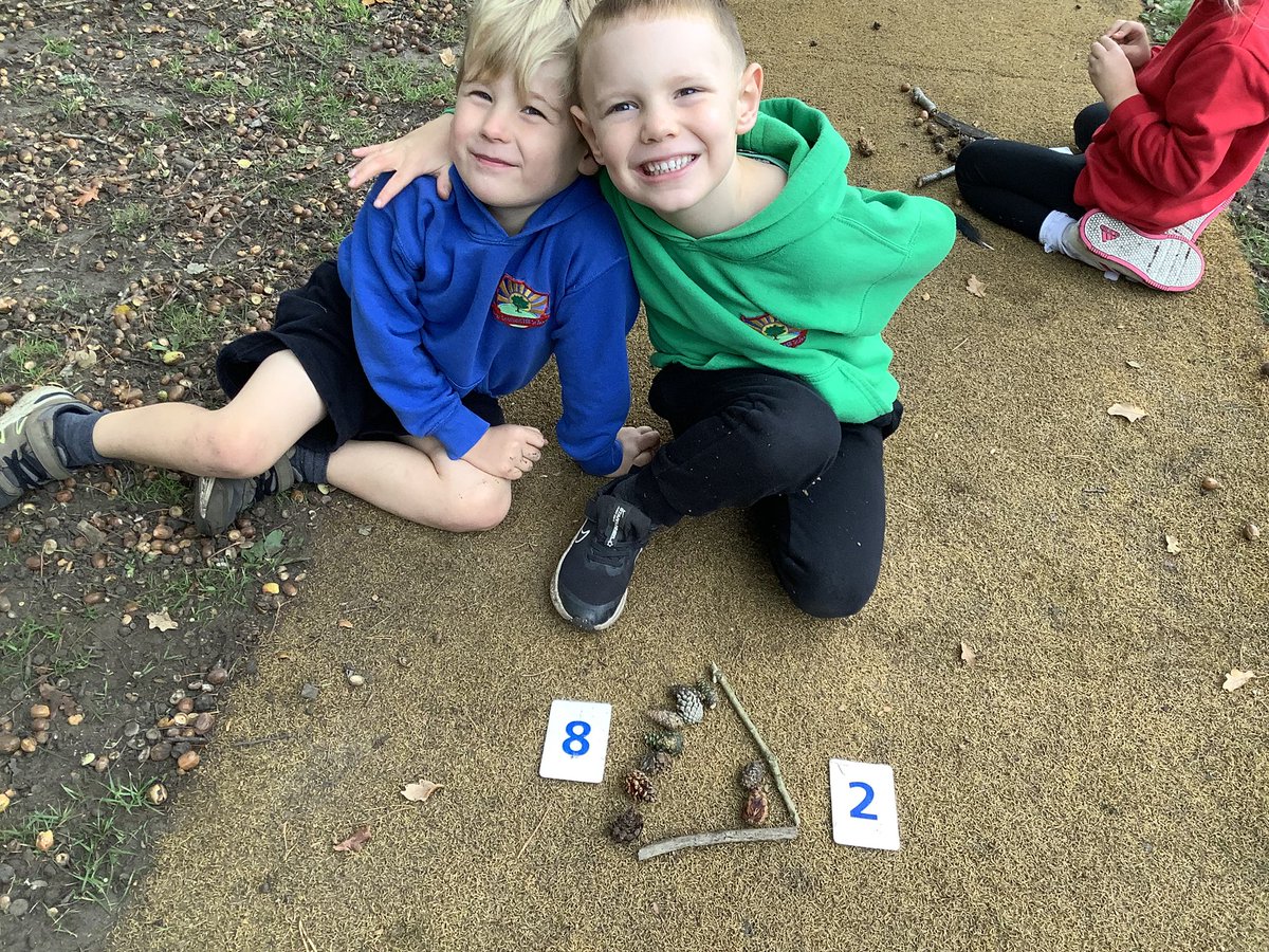 newscothill's tweet image. Year One have taken their Maths learning outdoors. The children used natural resources to practice their understanding or ‘greater than’ and ‘less than’
#NSHPrimaryYearOne #outdoorlearning #placevalue