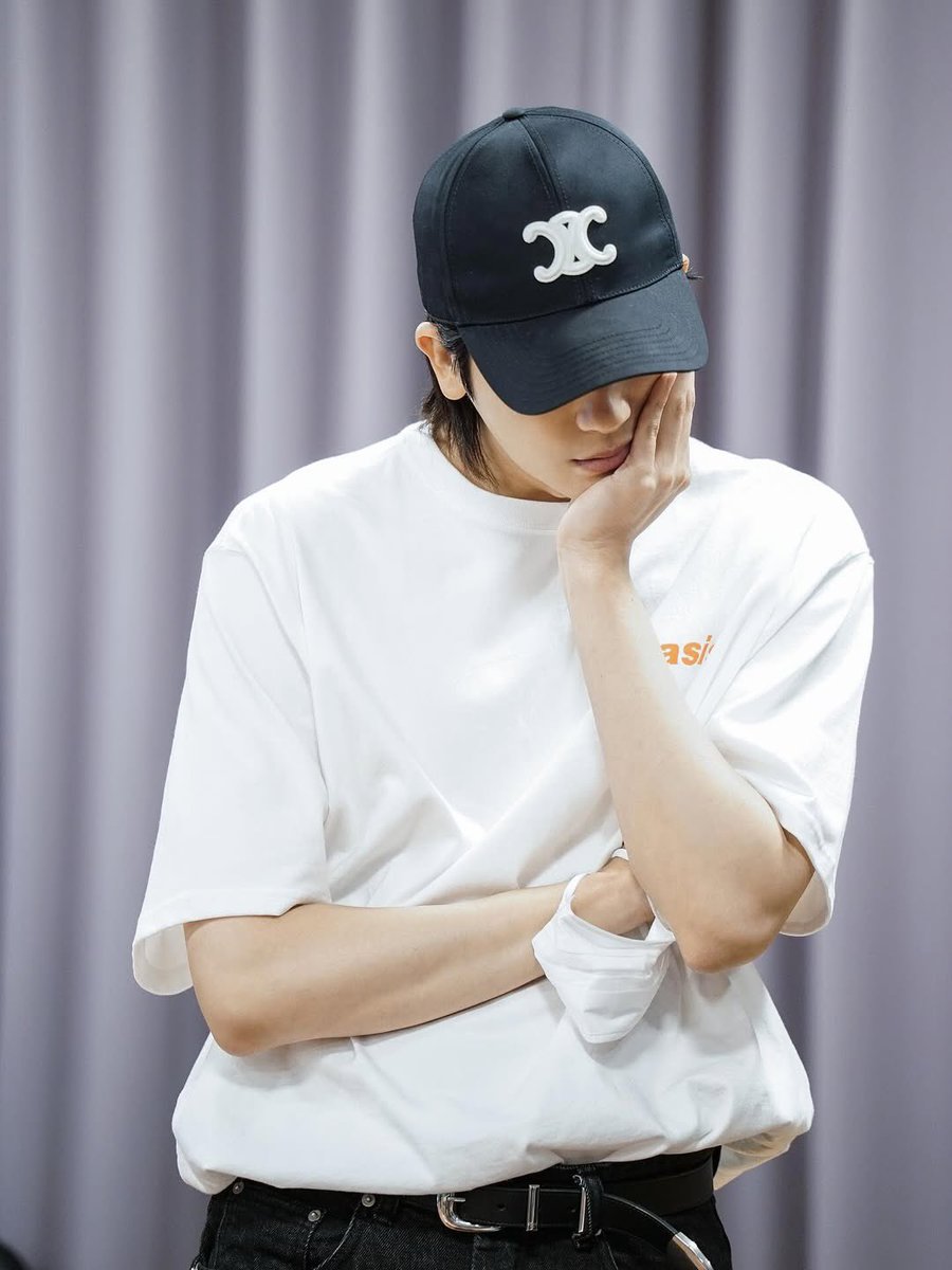 kisgnuyh's tweet photo. reve.ent_official [BEHIND]
<𝔹𝔼𝔾𝕀ℕℕ𝕀ℕ𝔾> 𝔹𝔸ℕ𝔻 ℝ𝔼ℍ𝔼𝔸ℝ𝕊𝔸𝕃

A sneak peek into the preparations for the Japan Fancon <BEGINNING> 👀 Exclusive look at Actor Hyungsik’s band rehearsal!

#PARKHYUNGSIK #hyungsik #박형식
#パクヒョンシク #朴炯植 #BEGINNING

Behind-the-scenes cuts packed with moments you won’t want to miss. Check it out right now 🎸

🔗 https://t.co/YQOxC8FYgb