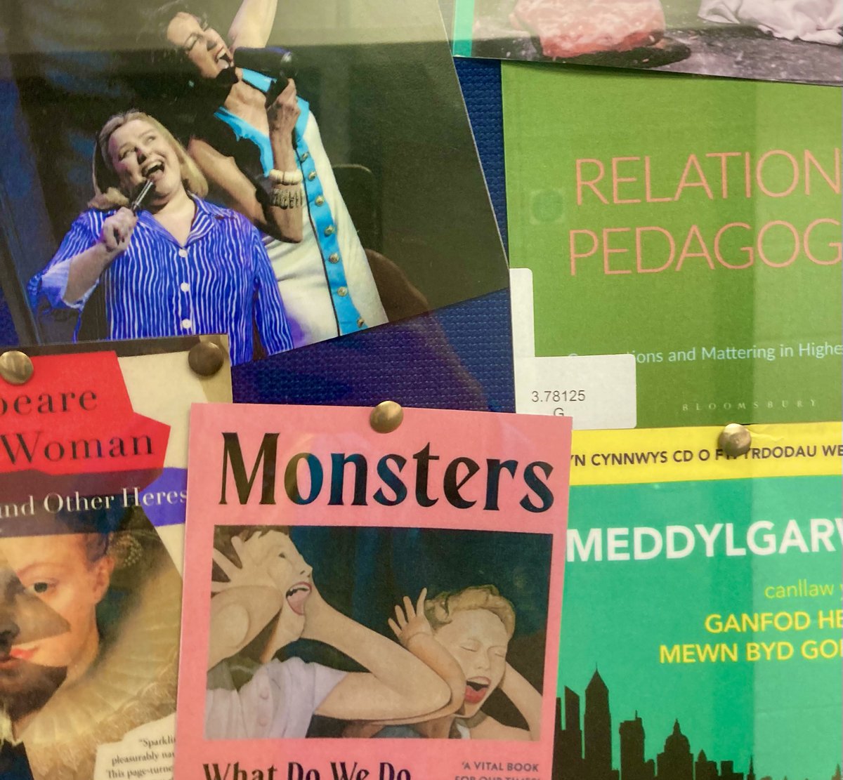 New publications in the <a href="/RWCMD/">Royal Welsh College of Music & Drama</a> 

We welcome community members to the RWCMD Library. 

It’s free to browse and members of the public can join in order to borrow items. 

There’s more information about joining online here 

rwcmd.ac.uk/library