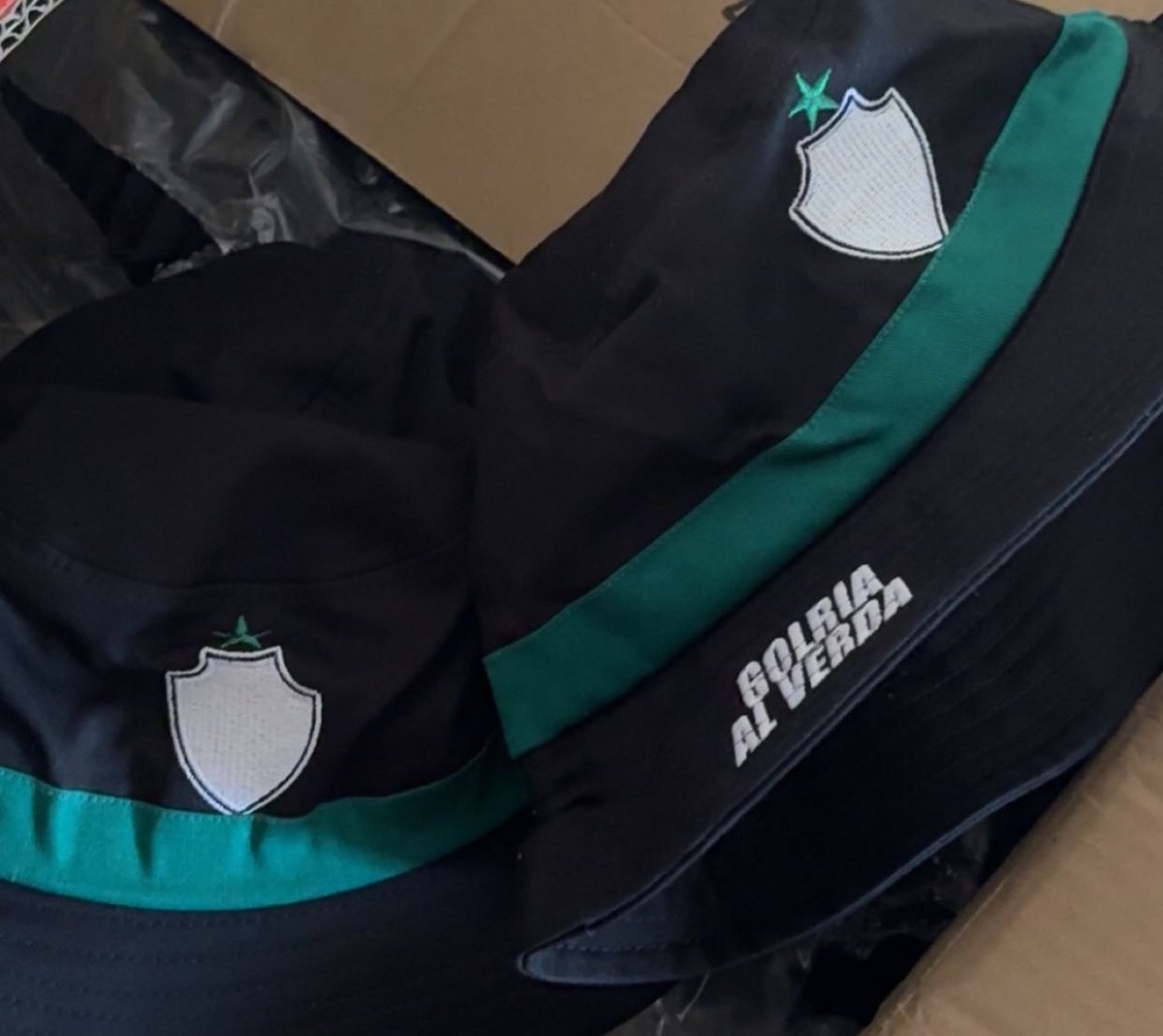 XIIStore's tweet image. الكمية ما زالت متوفرة. 🟢🤩

🔗 salla.sa/XIIstore/YzznQ…