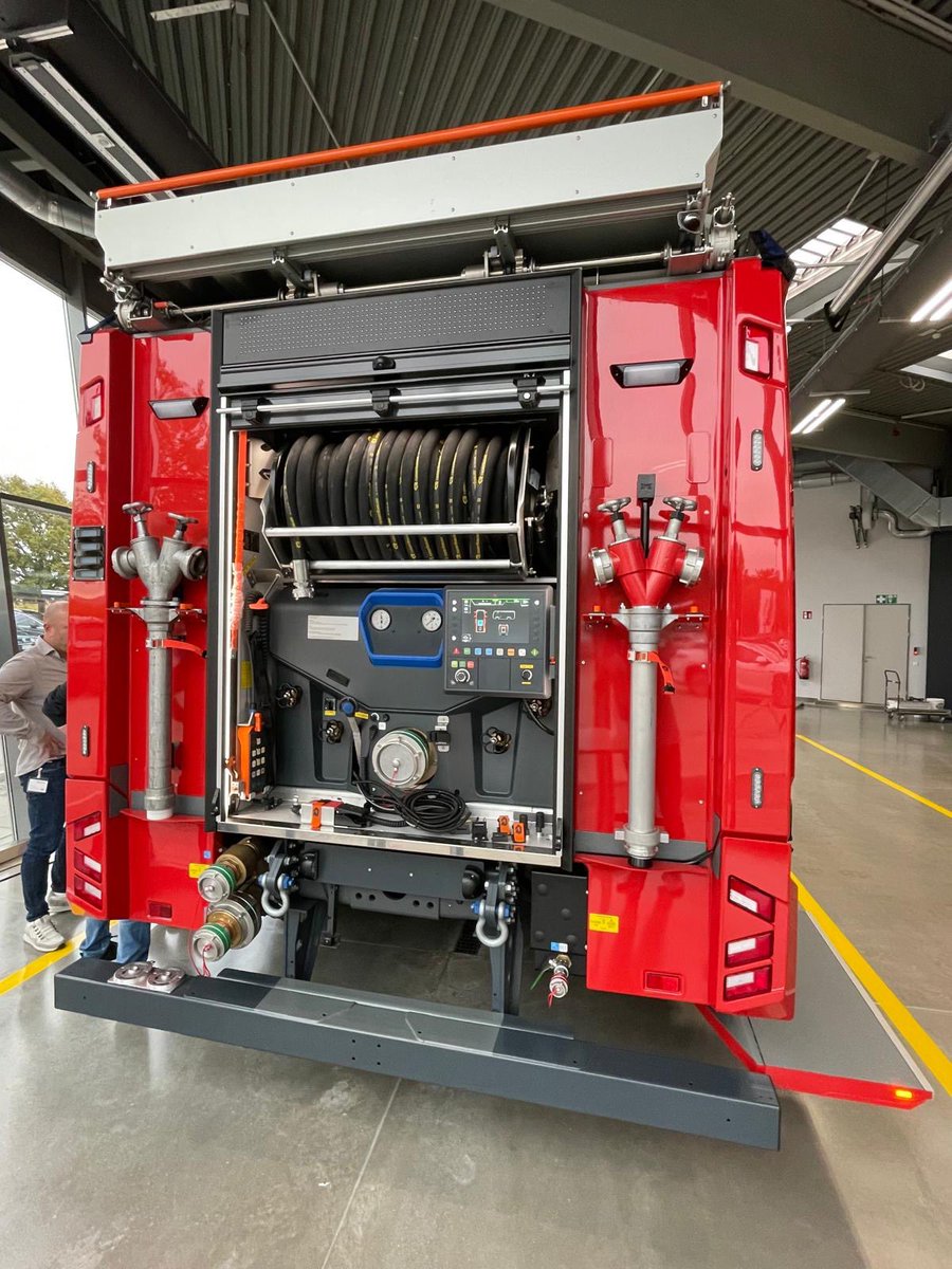 marinebrandweer's tweet photo. Onze vloot word einde van het jaar vervangen door 4 nieuwe Scania’s , 👍🏼⚓️🚒 https://t.co/CGHo5uda5S