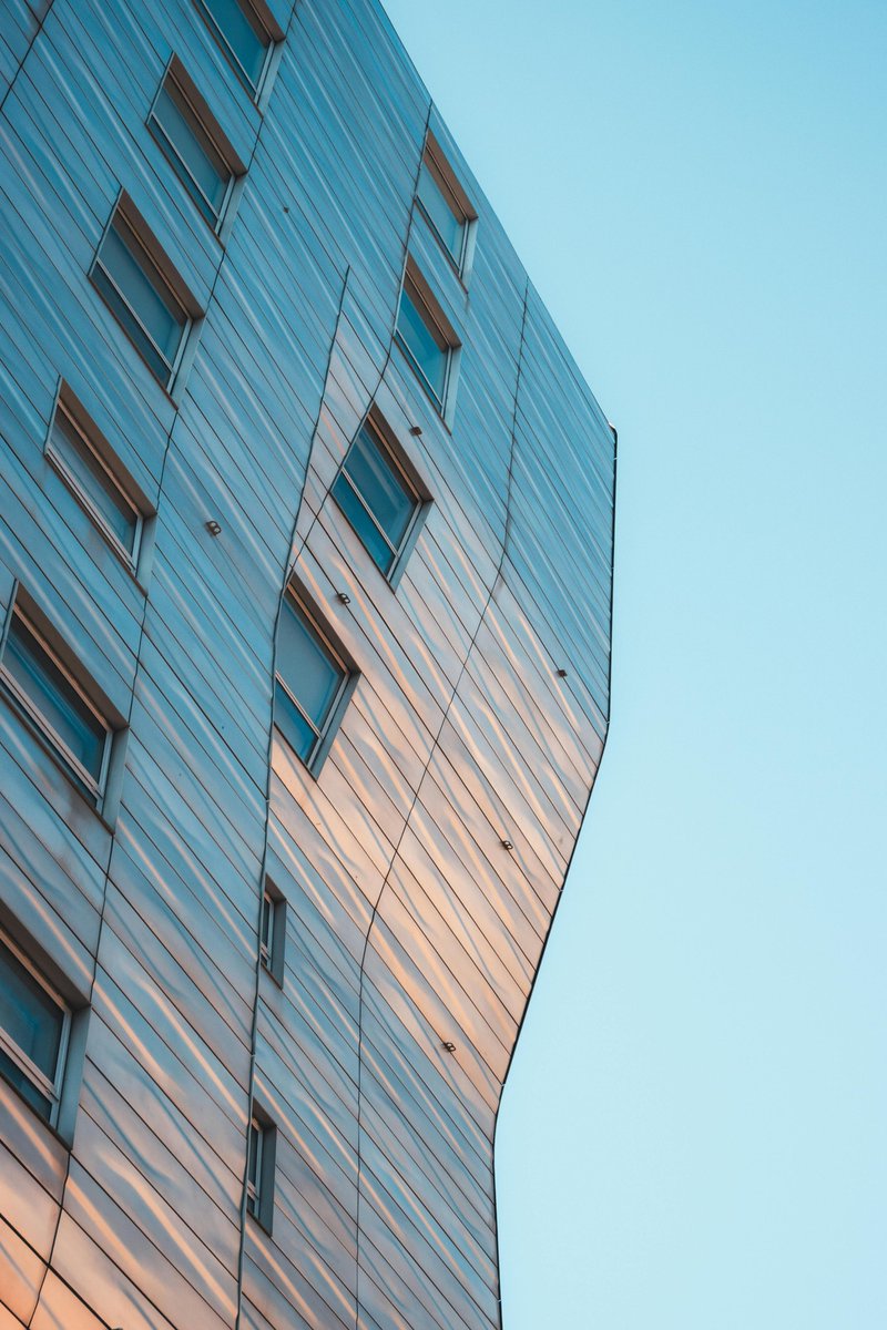 shreestory's tweet image. Geometry meets golden hour.

Architecture that stops you in your tracks.

Follow for urban beauty &amp;amp; design inspiration.

#ArchitecturePorn #ModernArchitecture #UrbanPhotography #GoldenHour #DesignInspo #FollowForTravel