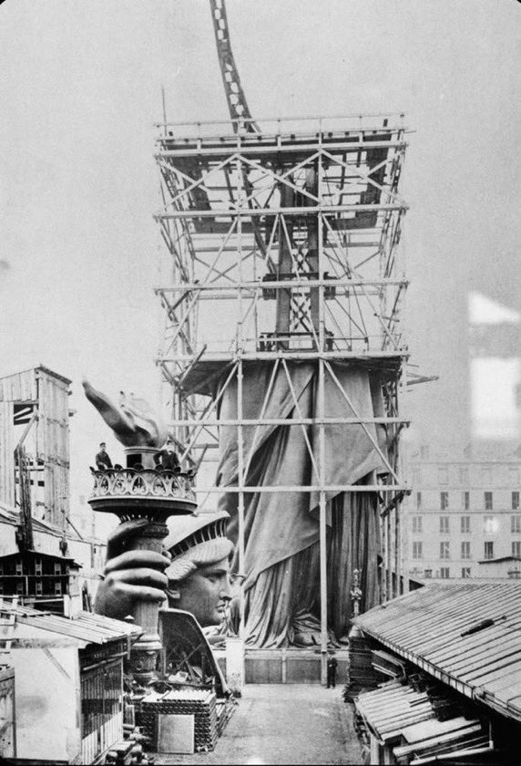 The_East_End's tweet image. 1887 - a number of views from inside the Monduit workshop in Paris where the the Statue of Liberty was manufactured. I thought I would treat you to some shots of the entire structure being assembled… #eastend #History #statueofliberty #America #usa