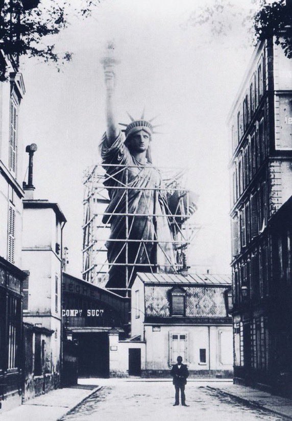 The_East_End's tweet image. 1887 - a number of views from inside the Monduit workshop in Paris where the the Statue of Liberty was manufactured. I thought I would treat you to some shots of the entire structure being assembled… #eastend #History #statueofliberty #America #usa