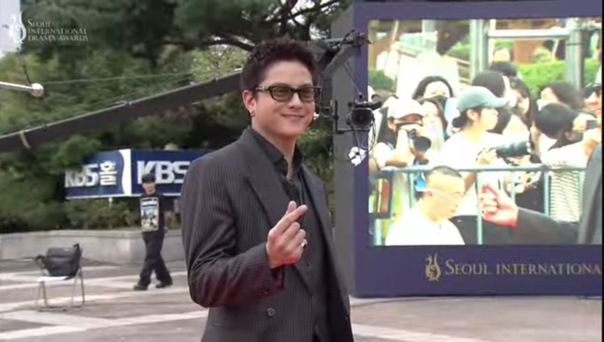 imcha29's tweet photo. the cutest finger heart 🫰🏻

ANDRES MALVAR IN SEOUL
#DanielPadillaSDA2025 https://t.co/pQ4rR8Uwlt