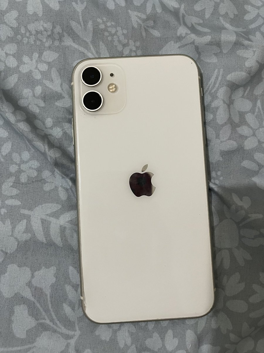 FOR SALE IPHONE 11 64GB
- kondisi mulus no minus
- ori ibox
- baterry health 71%
- pemakaian wanita

price 4jt nett

COD JAKARTA BARAT, CENGKARENG (Deket stasiun Rawa Buaya) 
#zonauang #iphonesecond #wtbiphone