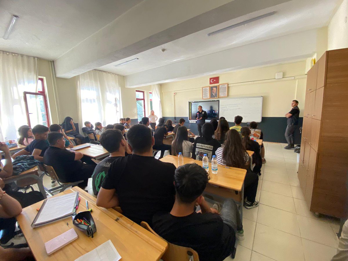 📍 Çeltikçi

Öğrencilerimize Siber Güvenlik Eğitimi 👨‍💻

Çocuk Şube Müdürlüğümüz ve Siber Suçlarla Mücadele Şube Müdürlüğümüz koordinesinde;
Şehit Ali Yıldırım Anadolu Lisesi öğrencileri ve öğretmenlerine yönelik bilgilendirme eğitimi düzenlendi.

Eğitim kapsamında;
🔹 Kişisel