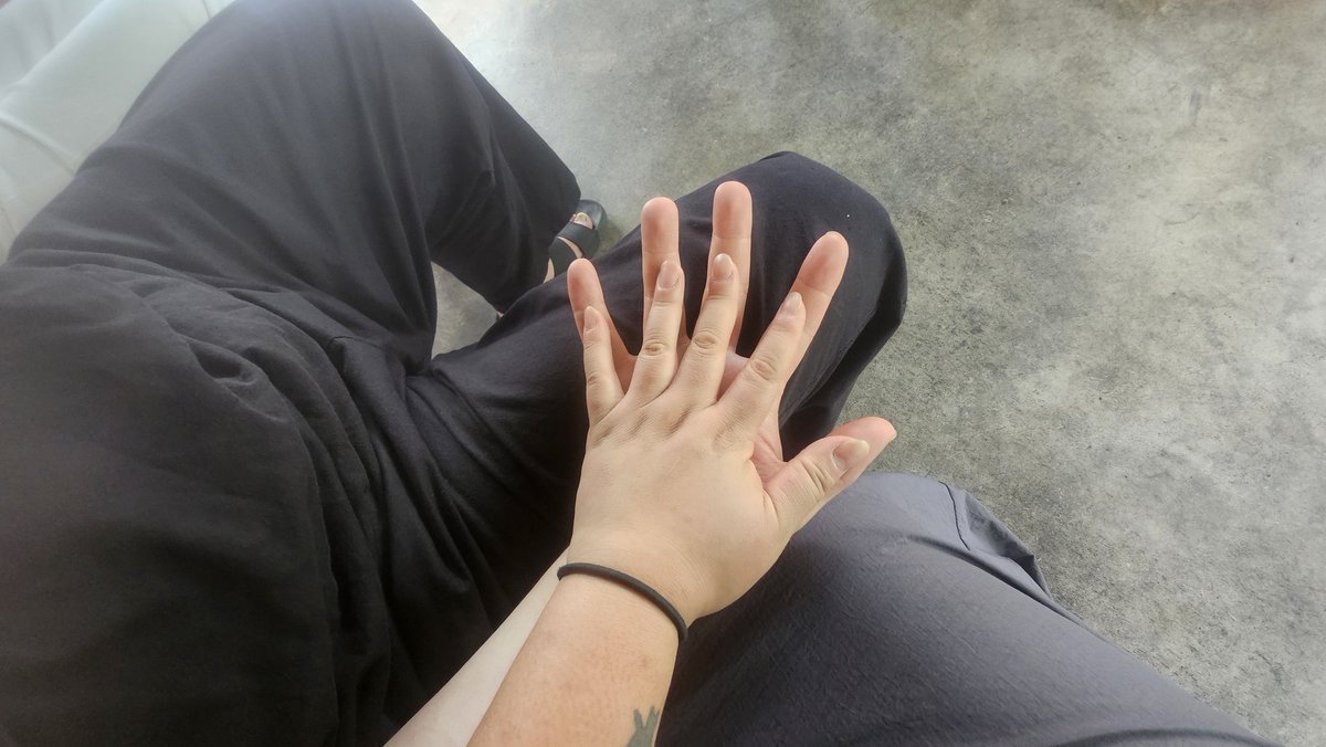 오랜만에 주인님이랑 먹데이트도 야무지게 하고
우리의 10월을 맞이했다.
10월에 주인님 생일도 있고 내 생일도 있고
우리 100일도 있다 ㅋㅋㅋㅋㅋㅋㅋㅋㅋㅋㅋ
그치만 젤 무서운 추석연휴도... 있다..
일단 추석 부터 무찌르고 행복해 하기로 😵‍💫🤣