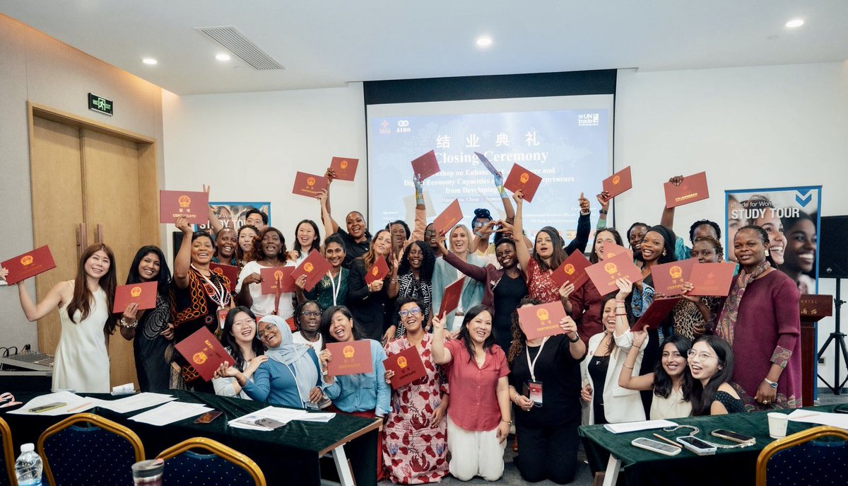 CodinginHeelsug's tweet image. 31 Leading Talented women,12 countries took part in a seminar aimed at Enhancing E-commerce and Digital Economy
Capacities of Women Entrepreneurs from Developing Countries organized by @UNCTAD with the GOVERNMENT OF CHINA! 🇨🇳hosted by Academy for International Business Officials