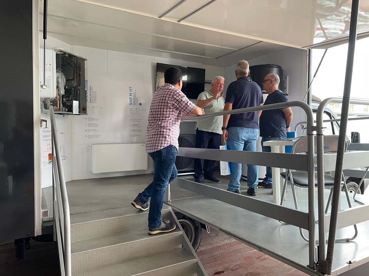 herbelca1's tweet photo. El 30/09, Herbelca Valencia fue escenario del exitoso Road SHOW de SIME.
Queremos expresar nuestro agradecimiento a D. Francisco Paulano y D. José Luis Rabaneda por sus magistrales Master Class, así como a nuestros clientes, razón de nuestro esfuerzo y dedicación. https://t.co/TPcTmFib85