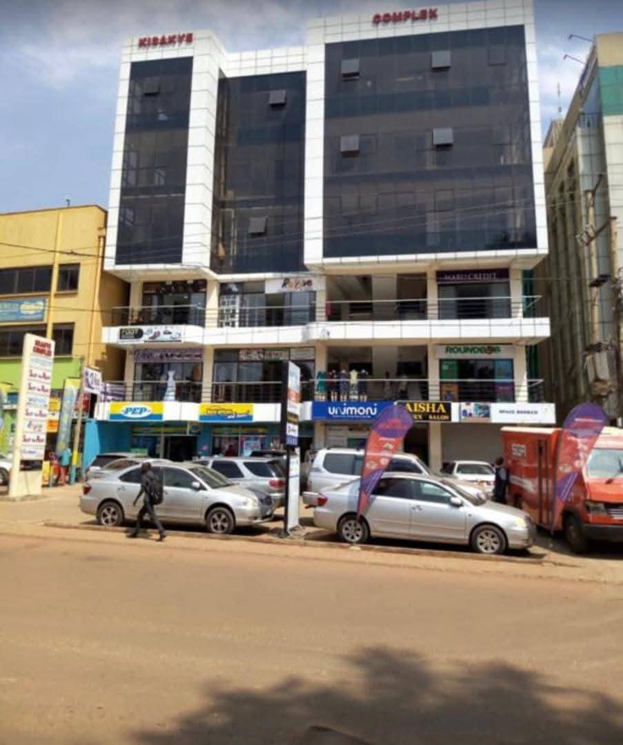 SsaliAnthony3's tweet photo. Commercial building for sale; Bugolobi^kisakye Complex;Shops and offices; Current collections monthly @ Ugx 63million; Asking Px $2.5Million USD https://t.co/1akZ1OVDII