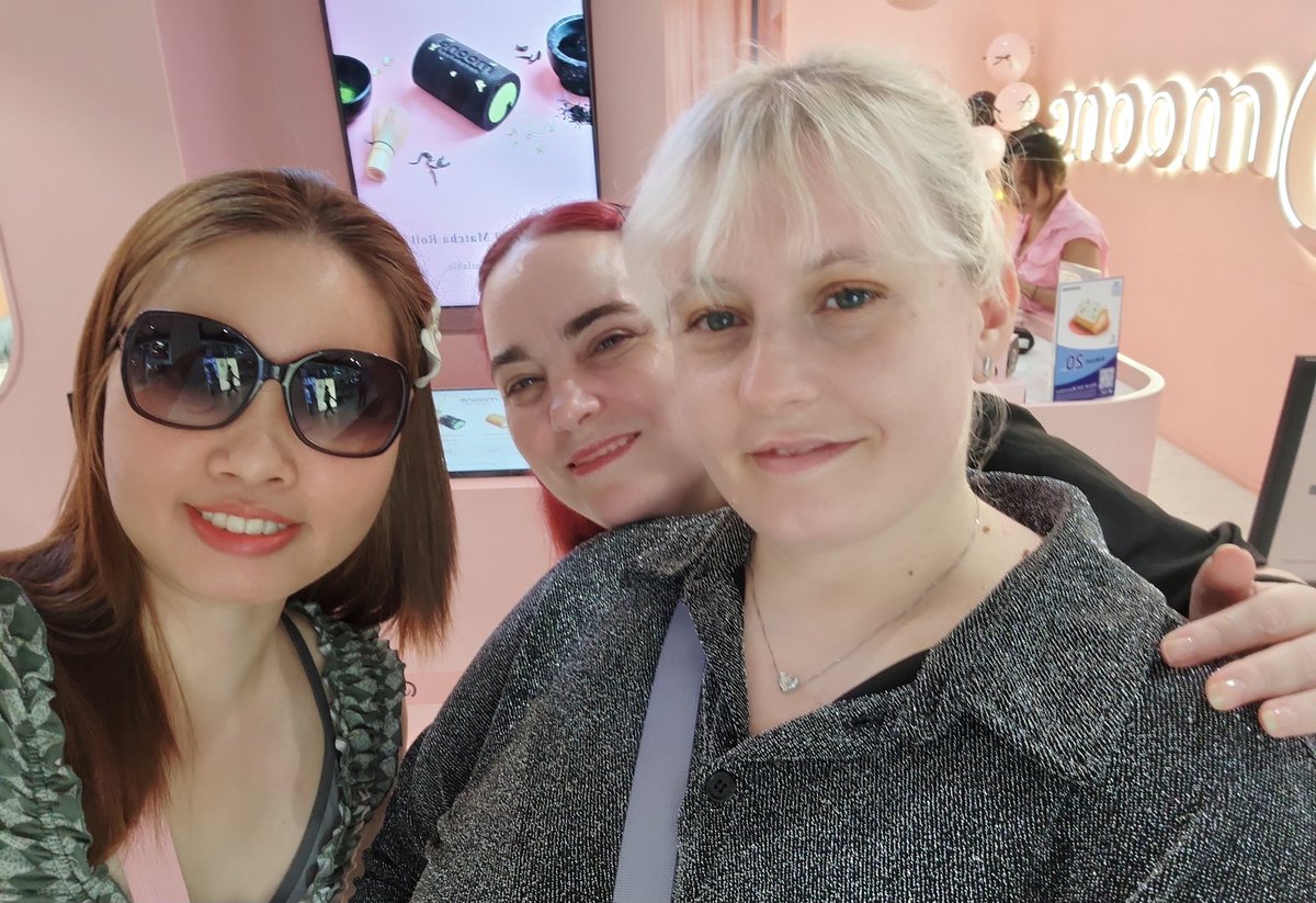 LynNguyen366624's tweet photo. Ready with the cakes!!!
@AShinns @Antpopculture
#bbil1ypn #star1ight @bbil1ypn
#moone #moonerolls
#moonesecretmanager
#secretmanagerday https://t.co/9gsCz1NVp8