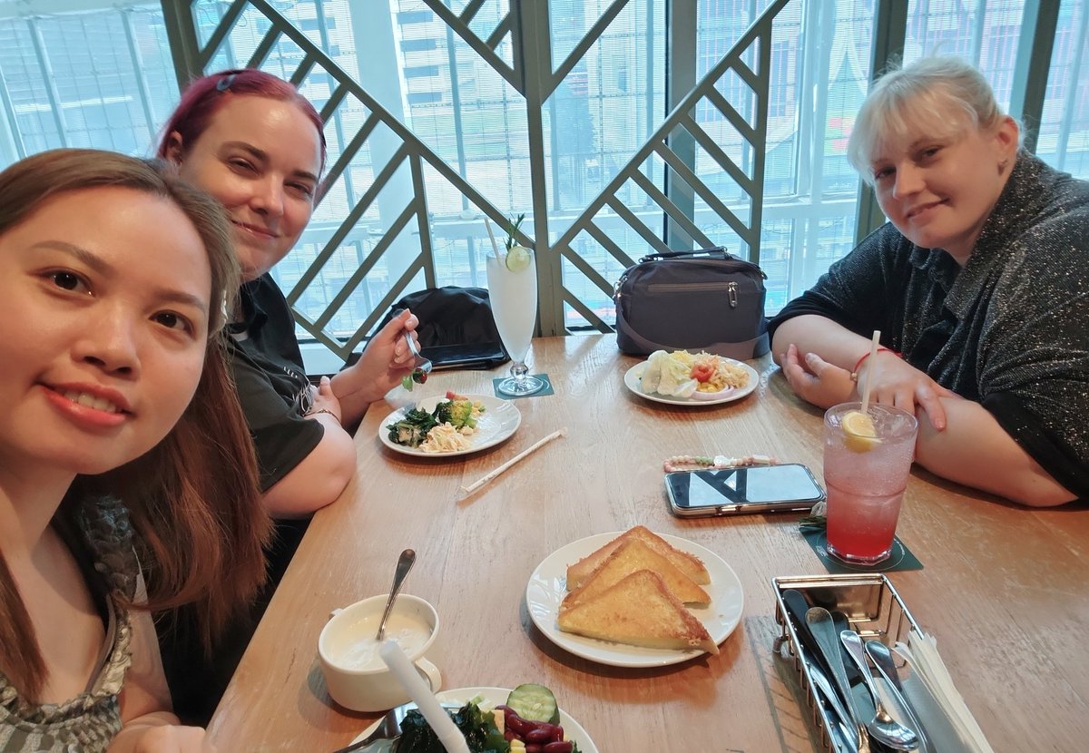 LynNguyen366624's tweet photo. Ready with the cakes!!!
@AShinns @Antpopculture
#bbil1ypn #star1ight @bbil1ypn
#moone #moonerolls
#moonesecretmanager
#secretmanagerday https://t.co/9gsCz1NVp8