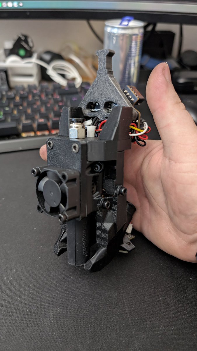New Toolhead for my Voron Micron now with Bowden for some Extra Acceleration 🤫🚀 

(I wanted to keep the CAN Board so as not to run new cables to the M8P Board)

Before with Sherpa Mini 750mm/s 110k max now 750mm/s 250k at 150SCV 🚀