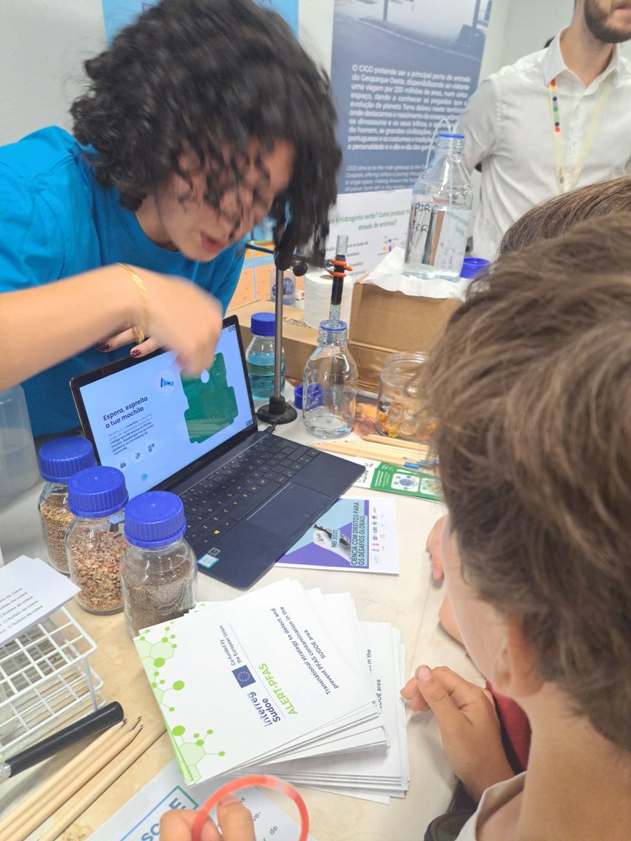 mar2protect's tweet photo. 🌙🔬 #MAR2PROTECT joined the European Researchers’ Night in Lisbon with @FCTNOVA 

💧 Interactive activities &amp; 🎲 the Aquaville game taught children how to protect water in a fun way.

A night of science &amp; cooperation with society! ✨ https://t.co/YUu9H2qkM4