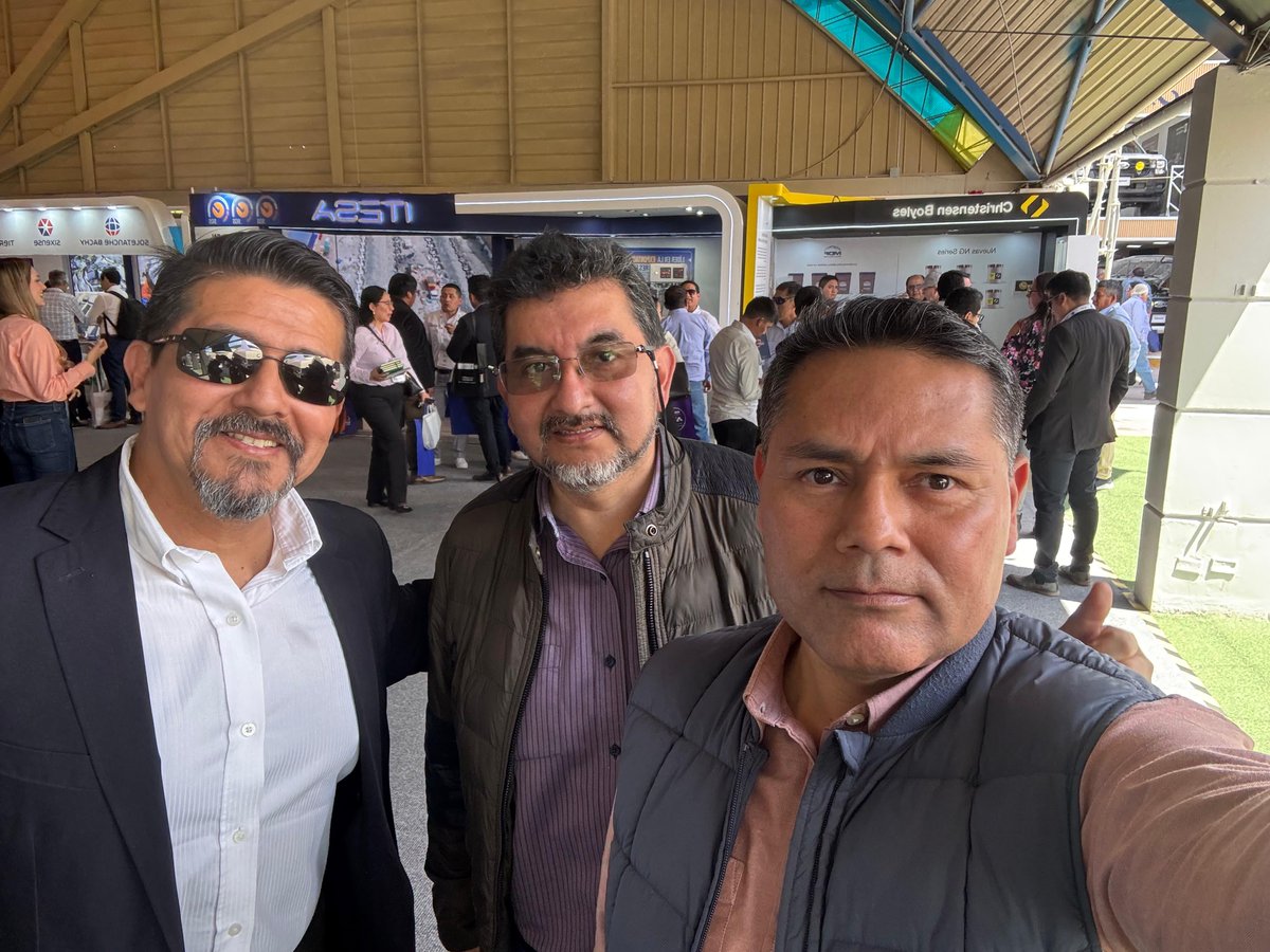 Enrique_JEGA's tweet image. 🚀 La Mina Virtual en #PERUMIN 37 – 2025 mostró cómo la innovación digital transforma la minería. Más info: enrique@stringnet.us #Stringnet #EGArbulu