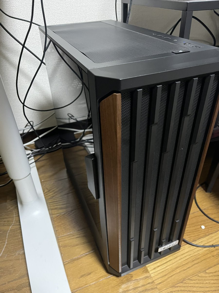 coge_cola's tweet photo. 新しいpc組んだで
ryzen9 7900、rx9070のコスパ重視や
もうおじさんなので何も光らせません https://t.co/lWucg6dbMH