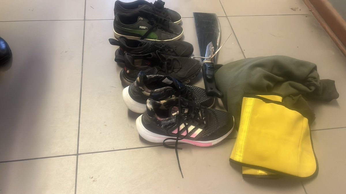 SAPoliceService's tweet image. #sapsEC Swift action by Whittlesea #SAPS resulted in the apprehension of 4 suspects aged between 25 and 38, at Sada Township on 30/09 for possession of stolen vehicle and robbery. Stolen vehicle and robbed items recovered. The arrested suspects are set to appear before the…