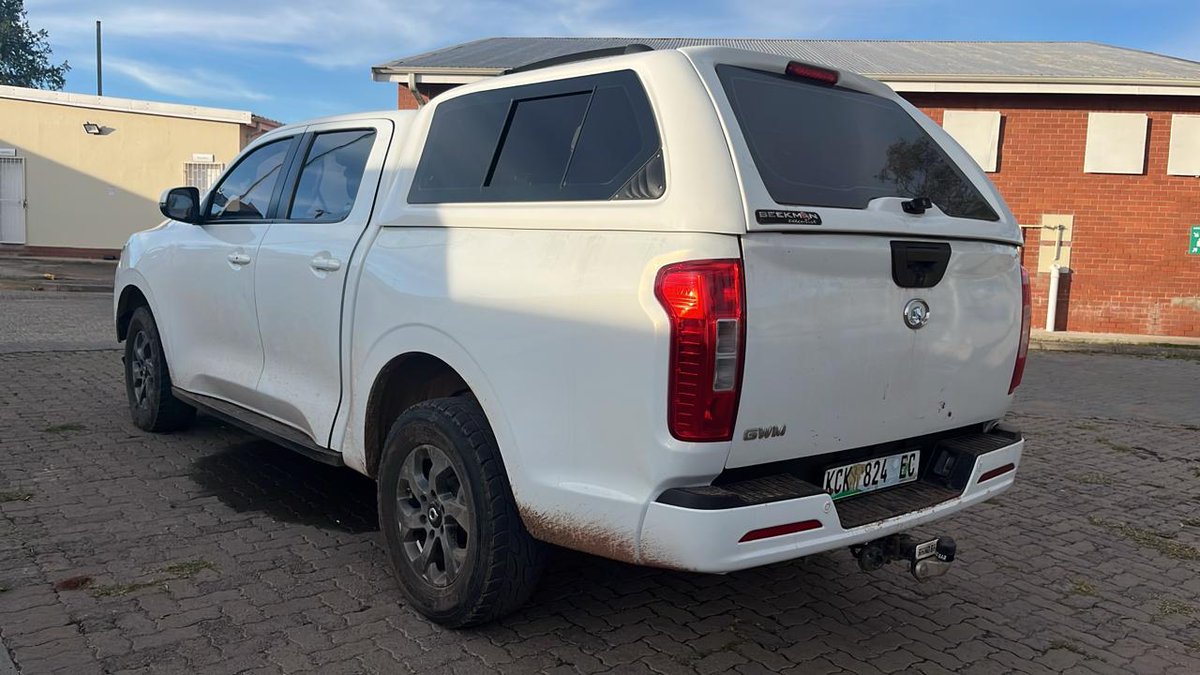 SAPoliceService's tweet image. #sapsEC Swift action by Whittlesea #SAPS resulted in the apprehension of 4 suspects aged between 25 and 38, at Sada Township on 30/09 for possession of stolen vehicle and robbery. Stolen vehicle and robbed items recovered. The arrested suspects are set to appear before the…