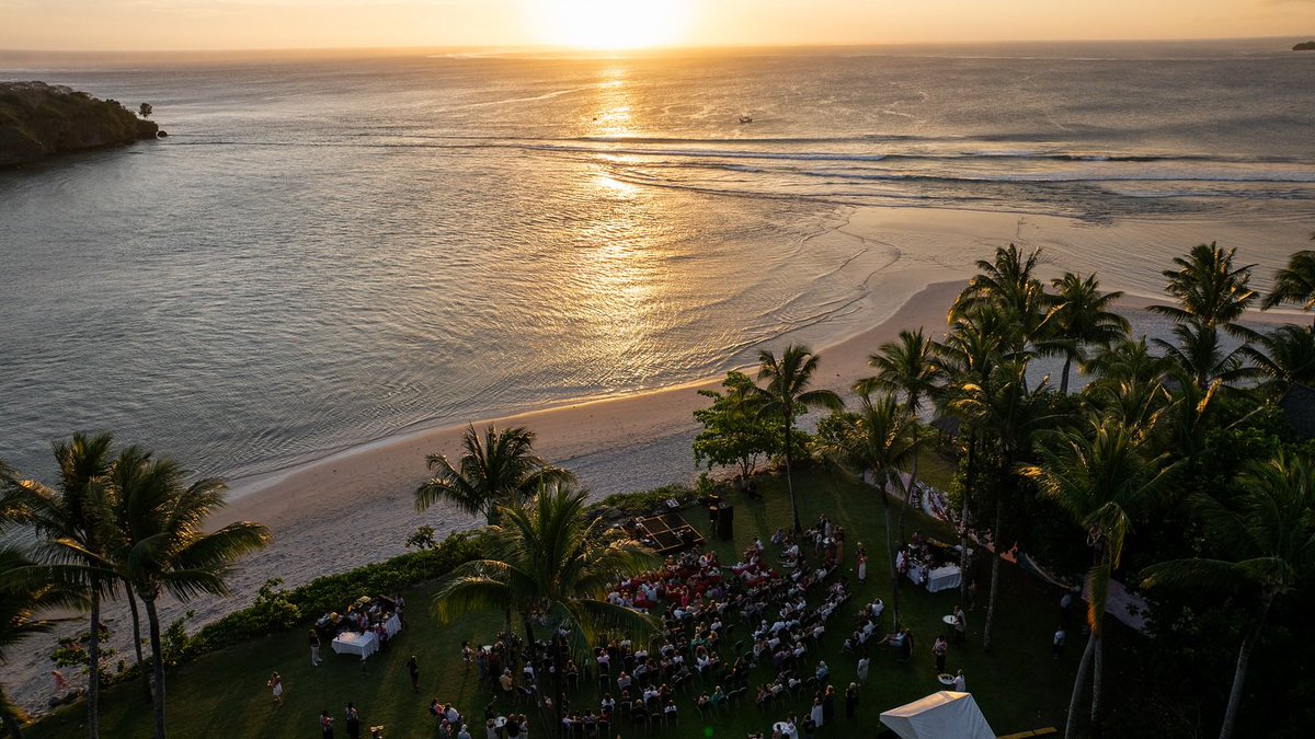 BIRDSOFTOKYO's tweet photo. Who’s ready for Birds in Paradise (Fiji)!? 🌴🎶  This March we’re taking over the InterContinental Fiji Golf Resort &amp; Spa for an unforgettable week of good times, tropical vibes, and three sunset concerts right on the beach. 🌅🎵

Come join us: https://t.co/xY84y1uKid https://t.co/ThRU78PNZc