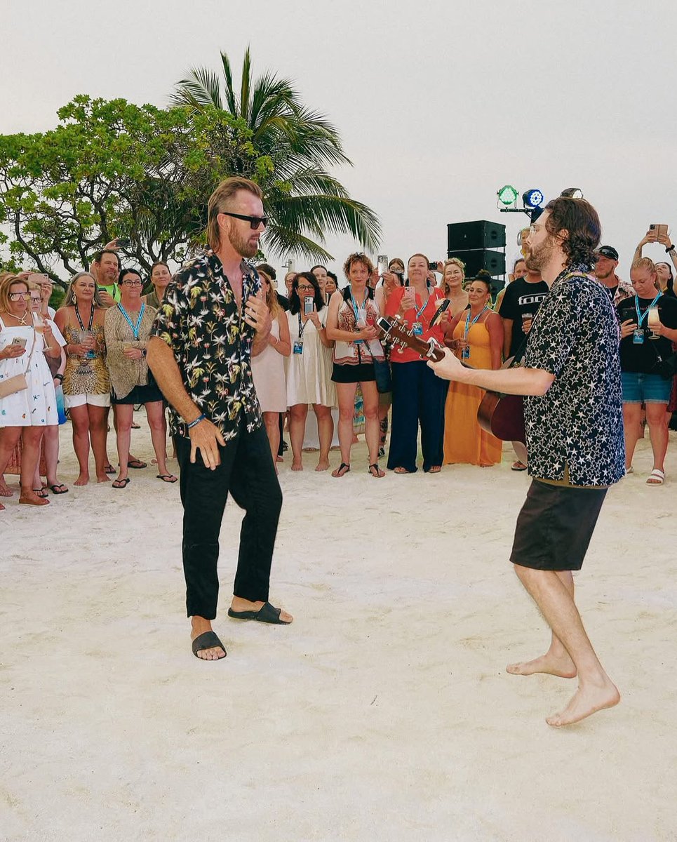 BIRDSOFTOKYO's tweet photo. Who’s ready for Birds in Paradise (Fiji)!? 🌴🎶  This March we’re taking over the InterContinental Fiji Golf Resort &amp; Spa for an unforgettable week of good times, tropical vibes, and three sunset concerts right on the beach. 🌅🎵

Come join us: https://t.co/xY84y1uKid https://t.co/ThRU78PNZc