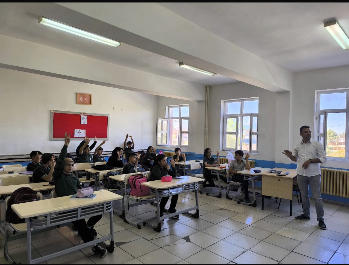 İlçe Sağlık Müdürlüğü tarafından okulumuz öğrencilerine Teknoloji Bağımlılığı sununu yapıldı..