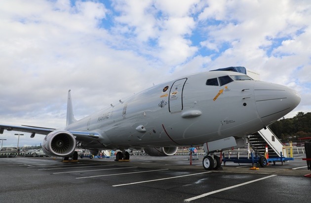 Schnelle und effiziente Beschaffung: Erster Seefernaufklärer P-8A Poseidon an die Bundeswehr übergeben presseportal.de/pm/147341/6129… #ots #politik #news