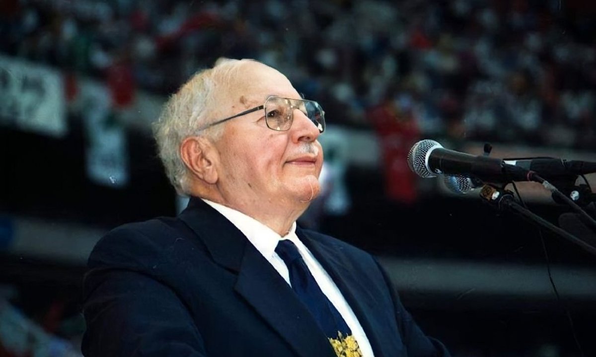 “Amerika’ya biat ederek İsrail’e karşı cihad yapamazsınız.”

Prof. Dr. Necmettin Erbakan | #FreePalestine
#GSvLIV #GlobalSumudFlotilla