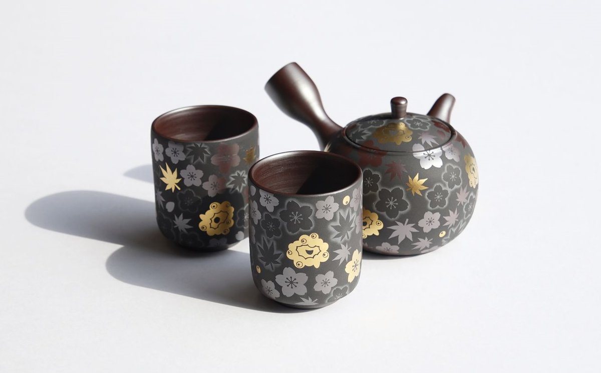 近代製の素晴らしい千両箱 工芸品 珍しいです。 近代製の素晴らしい千両箱 工芸品 珍しいです。